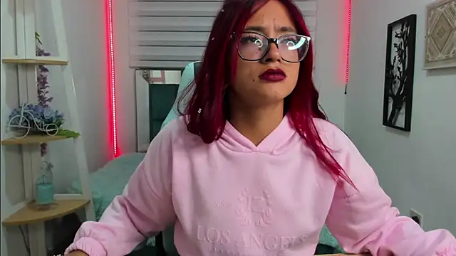 Sara Red X online show from 06/06/26, 03:22