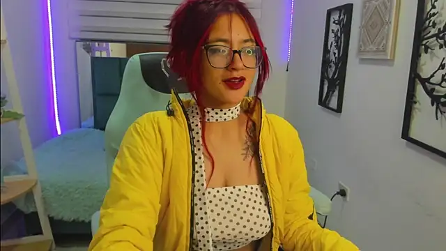 Sara Red X online show from 06/07/26, 04:05