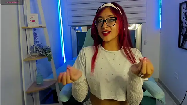 Sara Red X online show from 06/17/26, 03:31