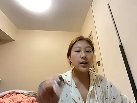 tutu512 online show from 04/19/26, 02:49