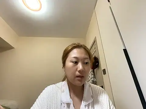 tutu512 online show from 04/28/26, 10:31