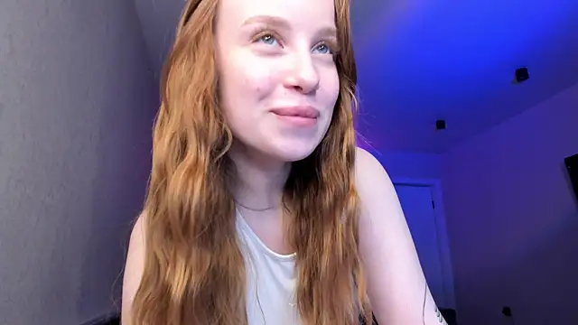 Snapshot of BunnyShinex chatting on 05/15/26, 02:35 BunnyShinex online show from 05/15/26, 02:35