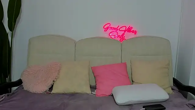 Cassy-Foxy online show from 04/04/26, 05:49