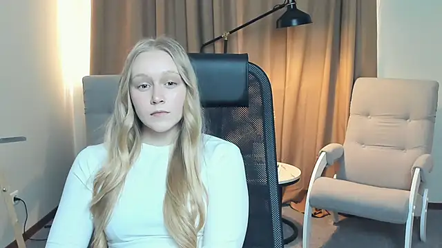 Snapshot of VestaBowmer chatting on 03/27/26, 11:10 VestaBowmer online show from 03/27/26, 11:10