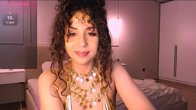 Snapshot of curly_jade_ chatting on 04/25/26, 09:23 curly jade online show from 04/25/26, 09:23