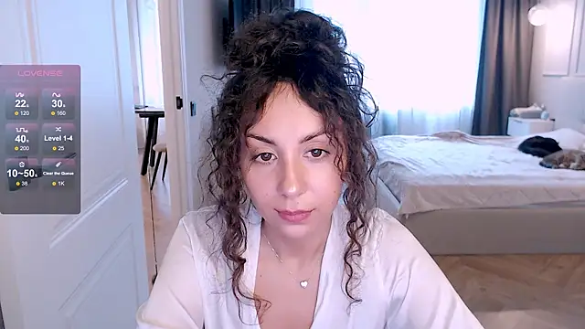 Snapshot of curly_jade_ chatting on 06/24/26, 04:06 curly jade online show from 06/24/26, 04:06