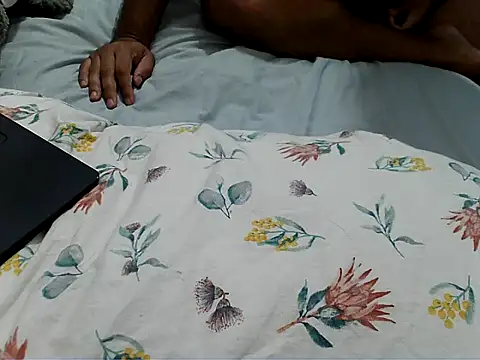 Snapshot of dcdude chatting on 02/26/25, 12:05 dcdude online show from 02/26/25, 12:05