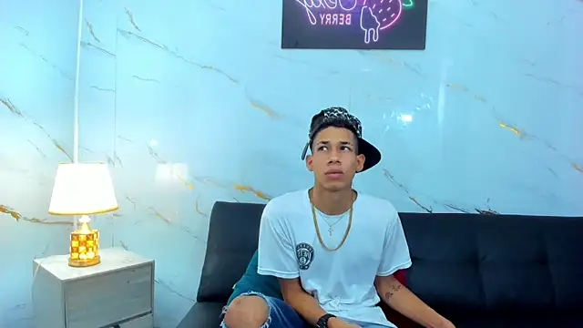 Snapshot of Black_khom chatting on 03/27/26, 05:13 Black khom online show from 03/27/26, 05:13