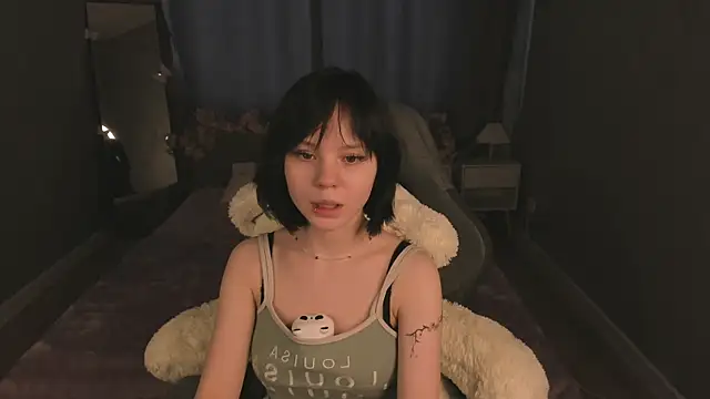 Snapshot of Loly_Cuttie chatting on 05/04/26, 01:18 Loly Cuttie online show from 05/04/26, 01:18