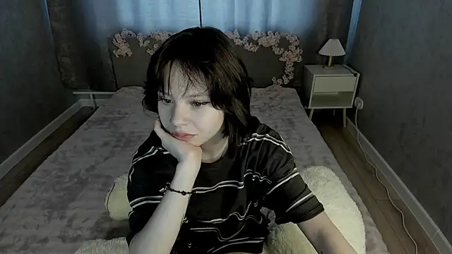 Snapshot of Loly_Cuttie chatting on 05/22/26, 09:04 Loly Cuttie online show from 05/22/26, 09:04