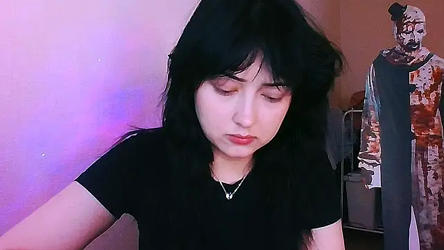 Katarina Fox  online show from 03/31/26, 11:10