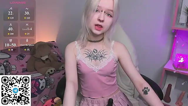 Snapshot of Mary_Wester chatting on 05/20/26, 11:55 Mary Wester online show from 05/20/26, 11:55