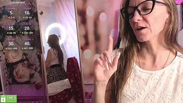 jesica mooonn online show from 05/18/26, 03:46