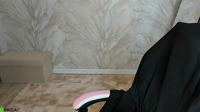 honey cherrry online show from 04/26/26, 01:47
