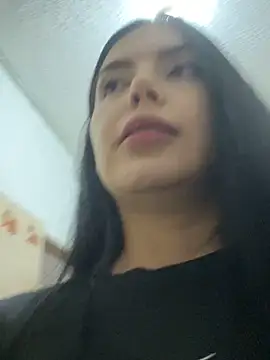 Snapshot of Cami_olarte chatting on 04/22/26, 08:43 Cami olarte online show from 04/22/26, 08:43