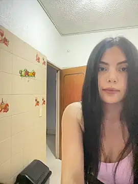 Snapshot of Cami_olarte chatting on 05/19/26, 10:38 Cami olarte online show from 05/19/26, 10:38