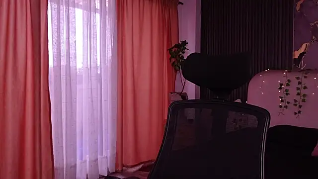 LilithLuxor  online show from 05/11/26, 04:04