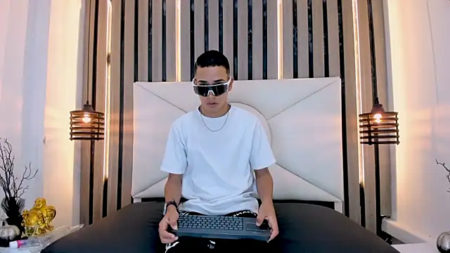 Snapshot of santiago_deluca chatting on 04/07/26, 07:47 santiago deluca online show from 04/07/26, 07:47