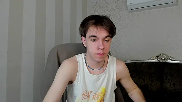Snapshot of DaveBevy chatting on 04/11/26, 05:34 DaveBevy online show from 04/11/26, 05:34