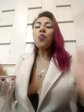tatianabelli online show from 05/04/26, 06:04