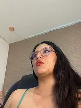 Snapshot of babylexi18 chatting on 06/27/26, 07:41 babylexi18 online show from 06/27/26, 07:41