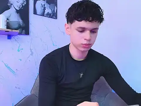 Snapshot of mykelcano chatting on 03/30/26, 03:57 mykelcano online show from 03/30/26, 03:57