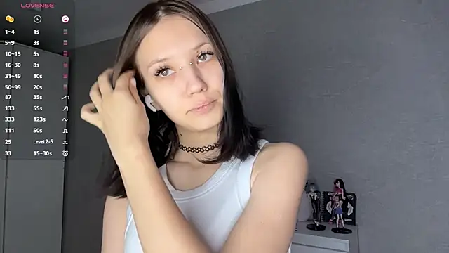 AmeliaMiotii online show from 05/17/26, 11:39