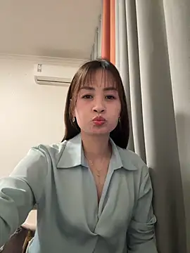 Yang 218 online show from 05/01/26, 02:43