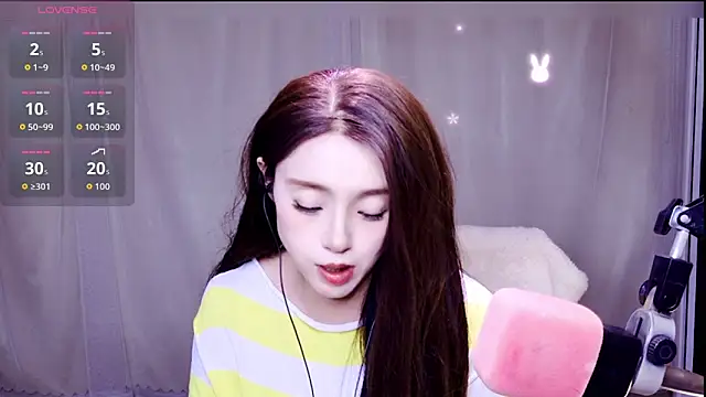 Snapshot of Cuviee chatting on 03/27/26, 11:43 Cuviee online show from 03/27/26, 11:43