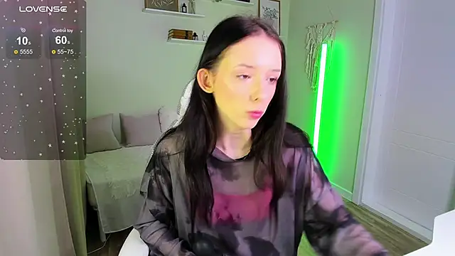 AnnaOddy online show from 05/15/26, 04:19