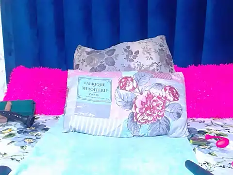 Cherrybootyofjoy86 online show from 04/07/26, 01:55