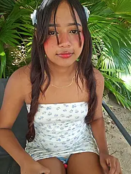 Snapshot of Pretty_karol chatting on 05/24/26, 12:32 Pretty karol online show from 05/24/26, 12:32