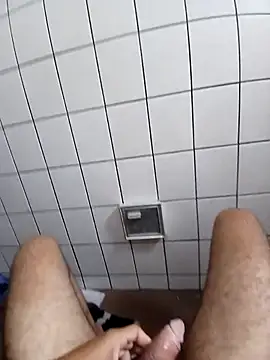 Aecio2029 online show from 04/13/26, 12:21