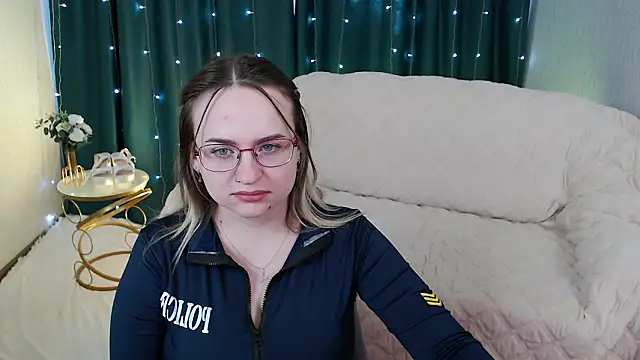 Snapshot of Bella_Evansss1 chatting on 03/29/26, 06:46 Bella Evansss1 online show from 03/29/26, 06:46