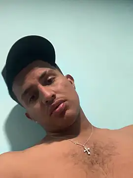 Snapshot of ianruiz02 chatting on 03/28/26, 04:17 ianruiz02 online show from 03/28/26, 04:17