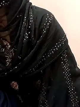 Snapshot of Miss_Noor__ chatting on 04/27/26, 08:34 Miss Noor online show from 04/27/26, 08:34