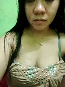 Snapshot of sweety_honey27 chatting on 04/05/26, 12:35 sweety honey27 online show from 04/05/26, 12:35