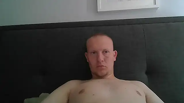 Snapshot of Ousto18 chatting on 07/03/26, 06:42 Ousto18 online show from 07/03/26, 06:42