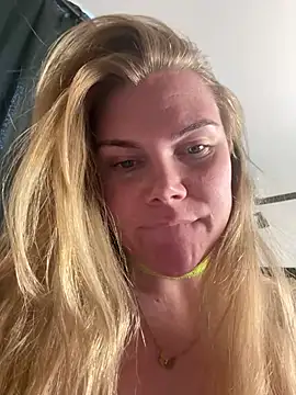 Snapshot of SexyBlondJoanna-Exclusief chatting on 04/02/26, 05:10 SexyBlondJoanna-Exclusief online show from 04/02/26, 05:10
