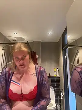 Snapshot of SexyBlondJoanna-Exclusief chatting on 04/26/26, 05:21 SexyBlondJoanna-Exclusief online show from 04/26/26, 05:21