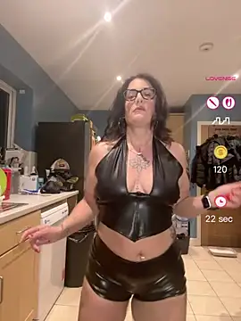 Snapshot of IvyBelleMilf chatting on 04/27/26, 09:02 IvyBelleMilf online show from 04/27/26, 09:02