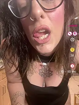 Snapshot of IvyBelleMilf chatting on 04/29/26, 09:32 IvyBelleMilf online show from 04/29/26, 09:32