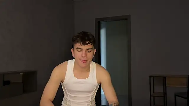 MaxWoolf online show from 05/11/26, 01:39