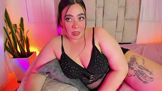 Snapshot of CatalinaReyexxx chatting on 04/22/26, 11:23 CatalinaReyexxx online show from 04/22/26, 11:23