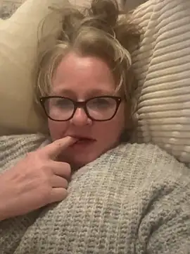 Tinchen Milf online show from 04/08/26, 07:47