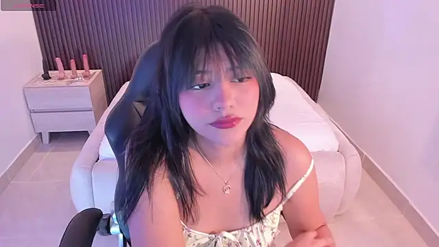 MILLYEVANS1 online show from 05/01/26, 03:11