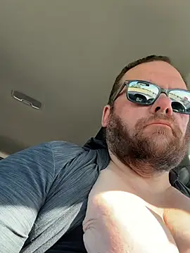 hugemanbreasts online show from 05/28/26, 09:34