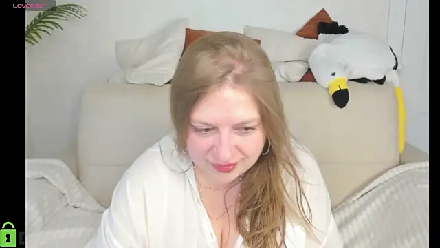 CleoXotie online show from 06/15/26, 01:41
