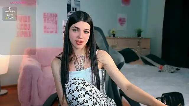 molly rettyy online show from 06/19/26, 05:01