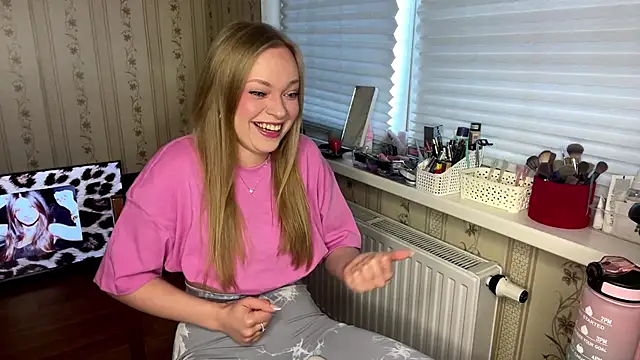 LolaZola online show from 03/30/26, 11:33